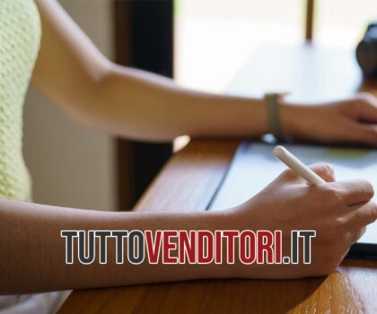 Come scrivere un annuncio di ricerca agenti che attiri i top performer